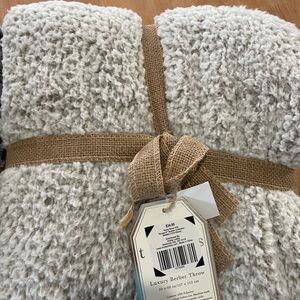 Luxury Berber Throw Blanket - Cream